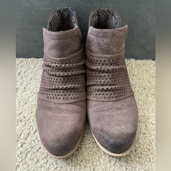 Earth Origins Amanda Brown Suede Bootie Size 7 - Picture 4 of 10